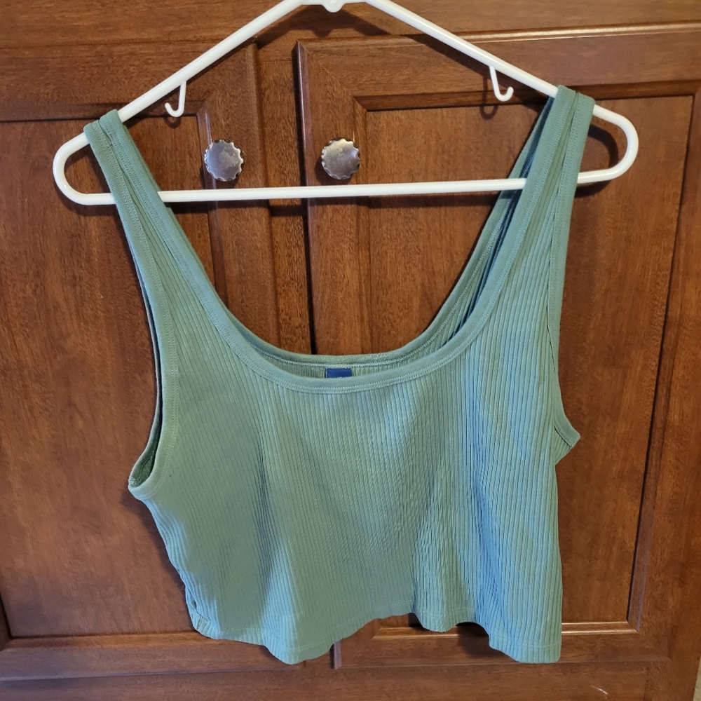 Old Navy cropped tank top